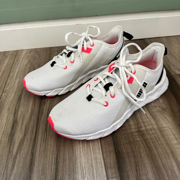 Puma Tennis Shoes Women’s Size 6 - Picture 2 of 6